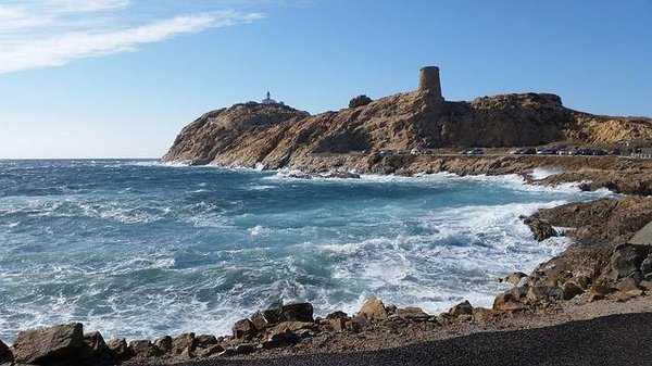 Comment trouver une maison atypique à l'Ile Rousse ?